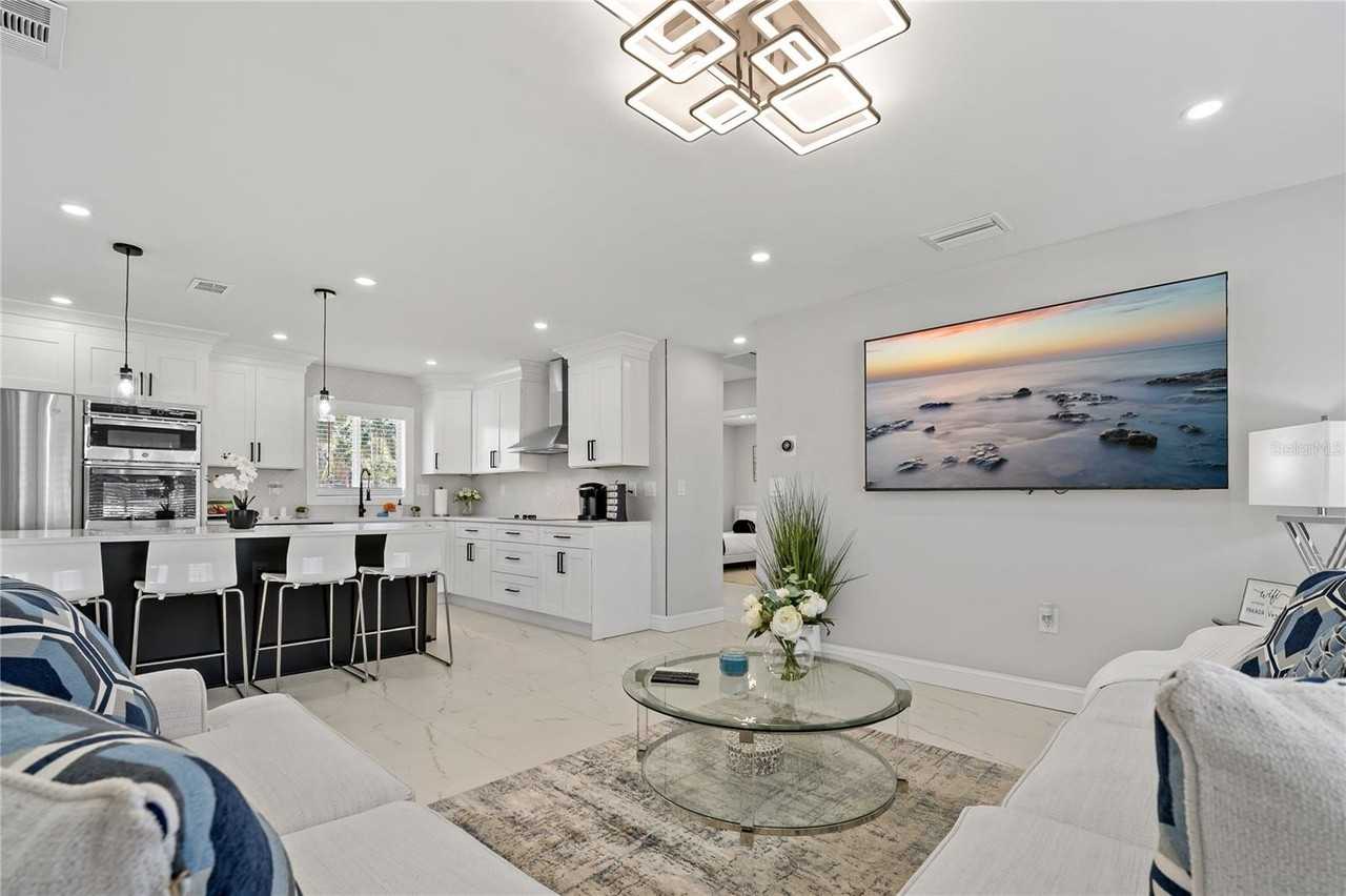 1838 1st Ave E - Photo 4 of 50