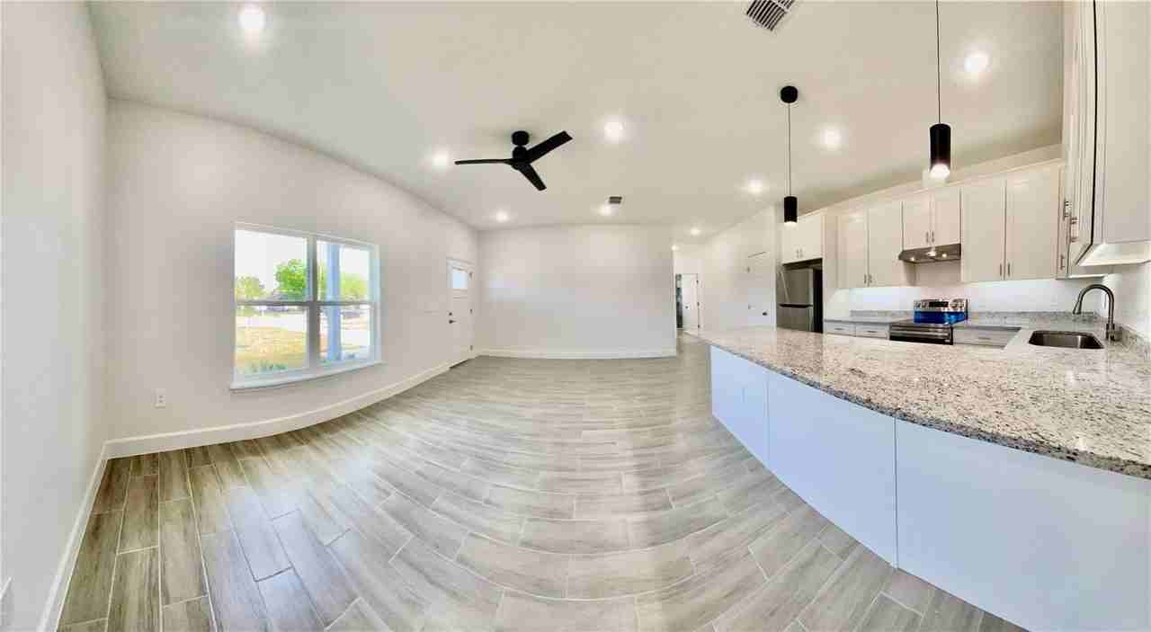 10008 Massey St - Photo 5 of 50