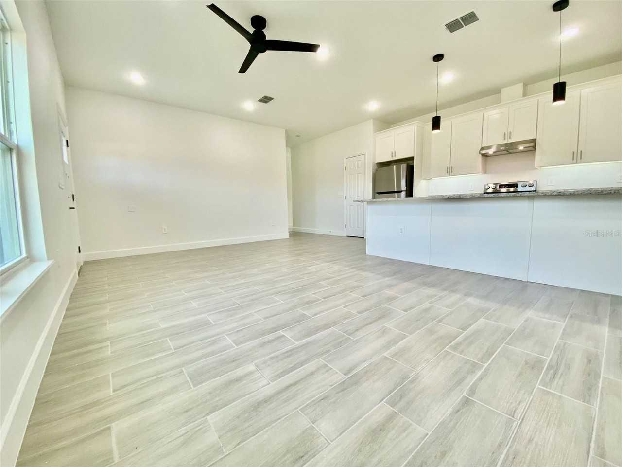 10008 Massey St - Photo 7 of 50