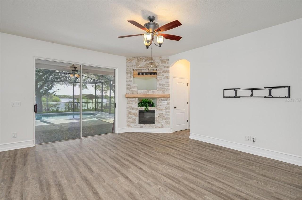 1968 Fruitridge St - Photo 5 of 37