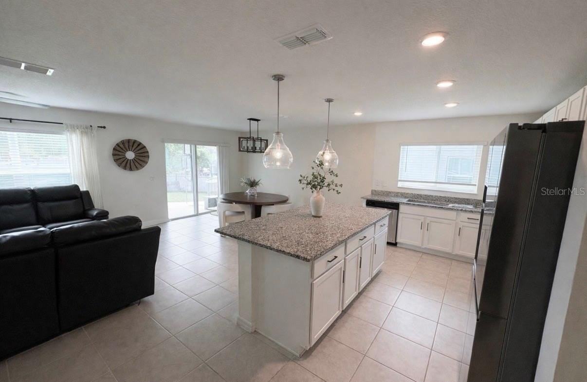 433 Summer Grove Ln - Photo 6 of 14