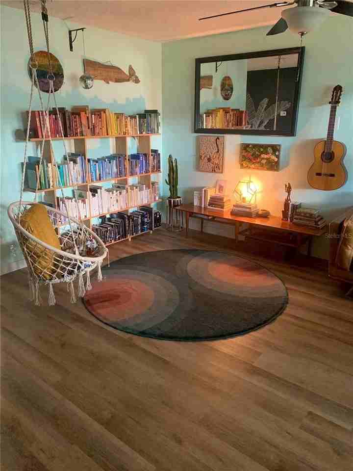 548 Macleod Ter - Photo 3 of 17