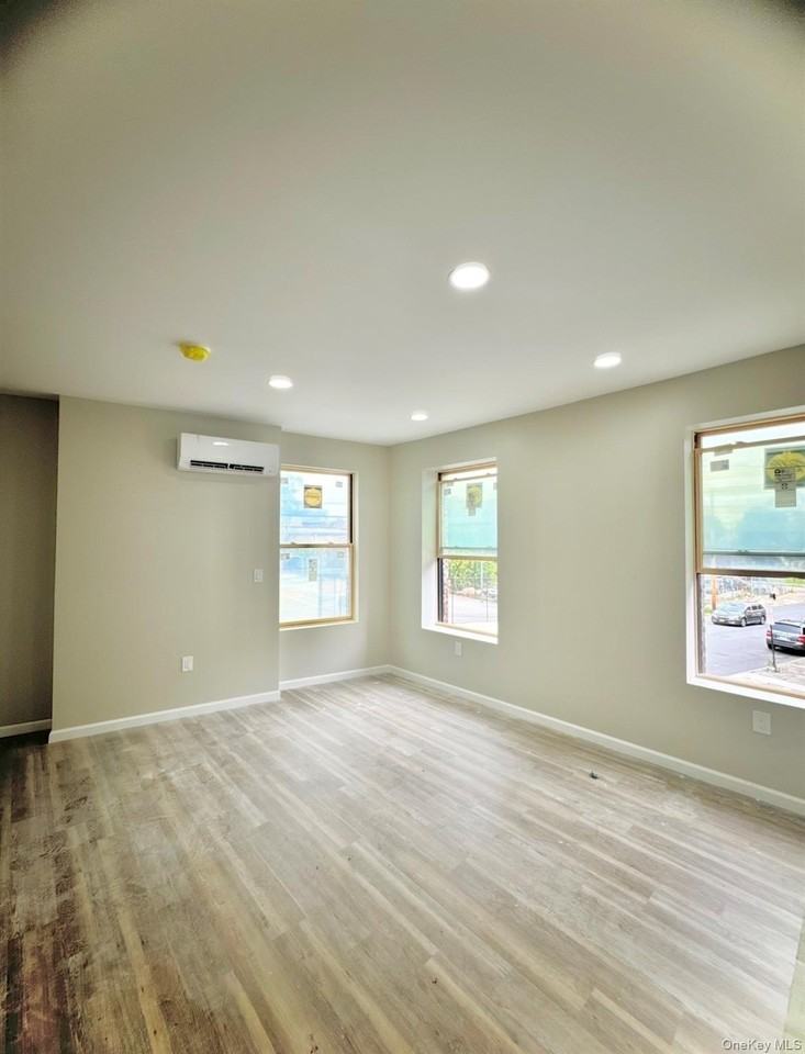 199 Chambers St Unit 4 - Photo 2 of 8