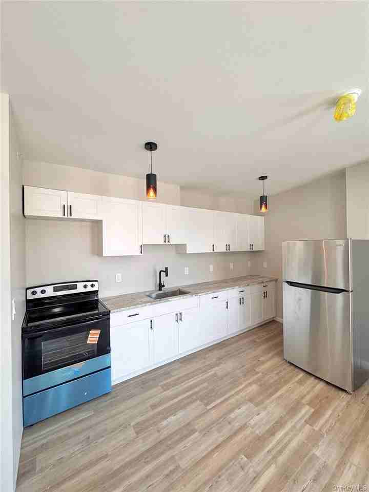 199 Chambers St Unit 4 - Photo 4 of 8