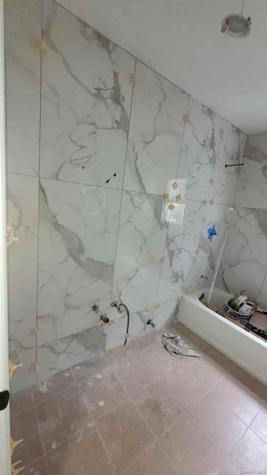 8 Dee Pl - Photo 5 of 42