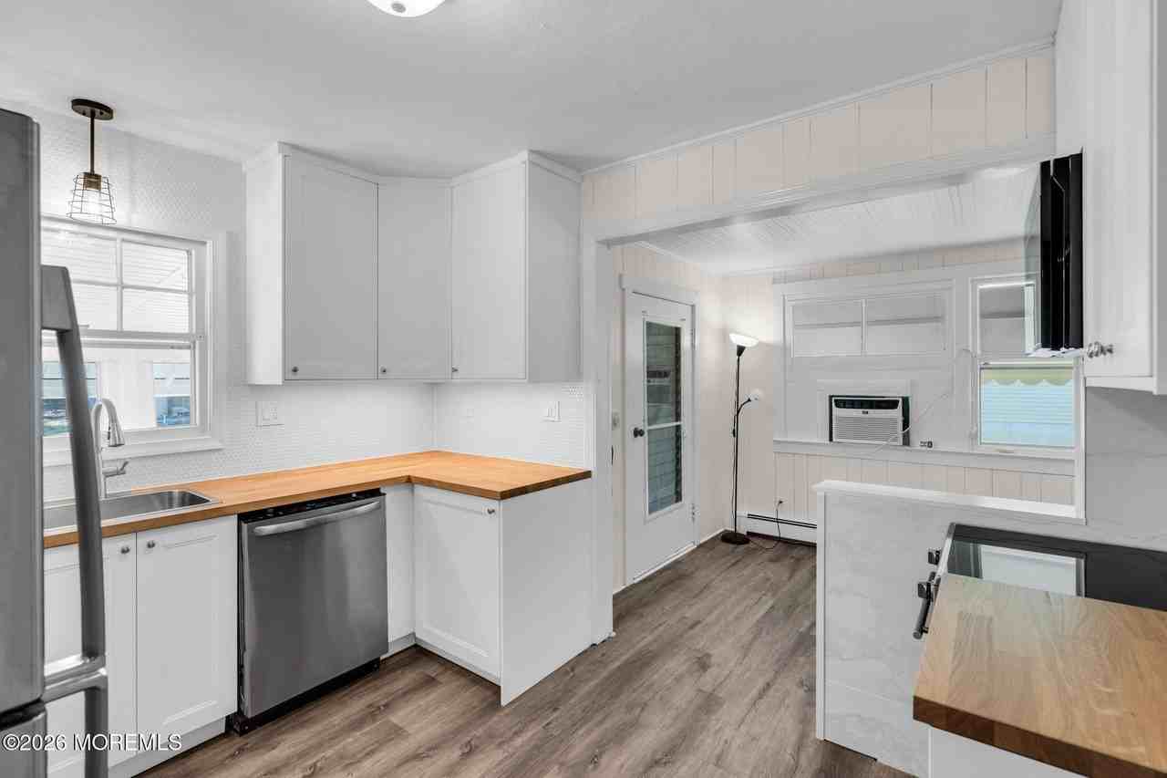 633 Agnes Ave - Photo 7 of 26