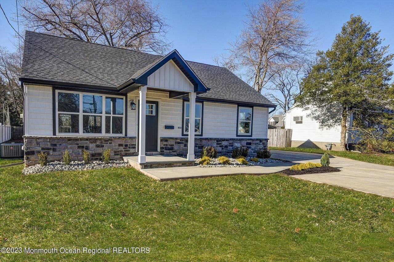 453 Atlantic Ave - Photo 3 of 35