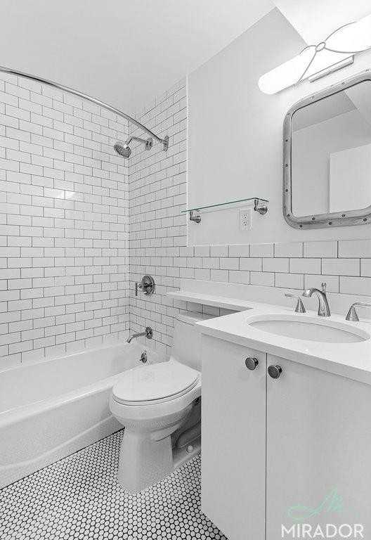 330 E 39th St - Photo 6 of 10