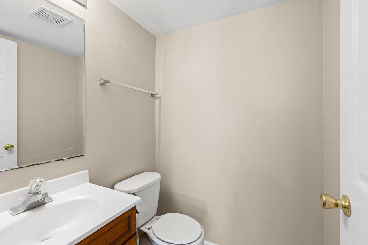 3490 Willowview Ct - Photo 7 of 17