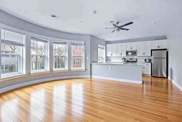 612 W Stratford Pl Apt 2f - Photo 3 of 10