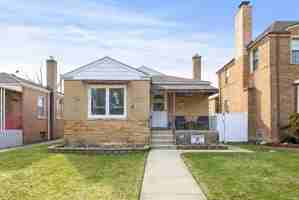 featured image of 5622 N Kenneth Ave