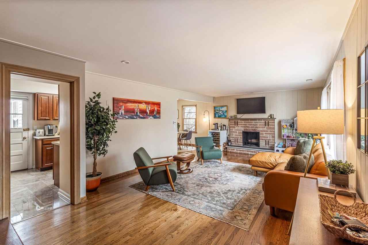 1345 Lincoln Ave S - Photo 4 of 31