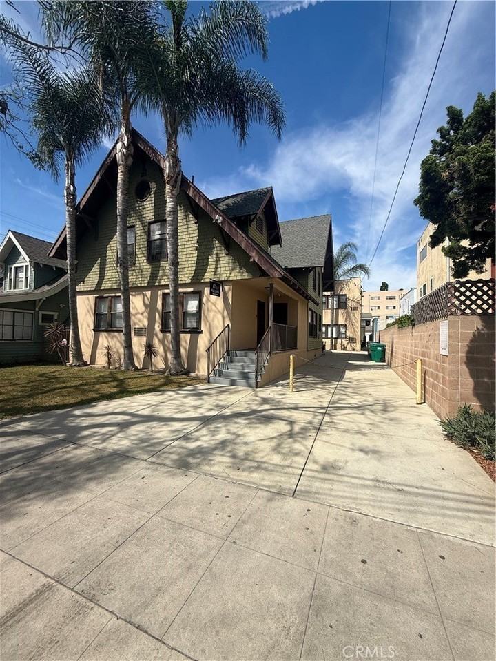 419 W 5th St #7