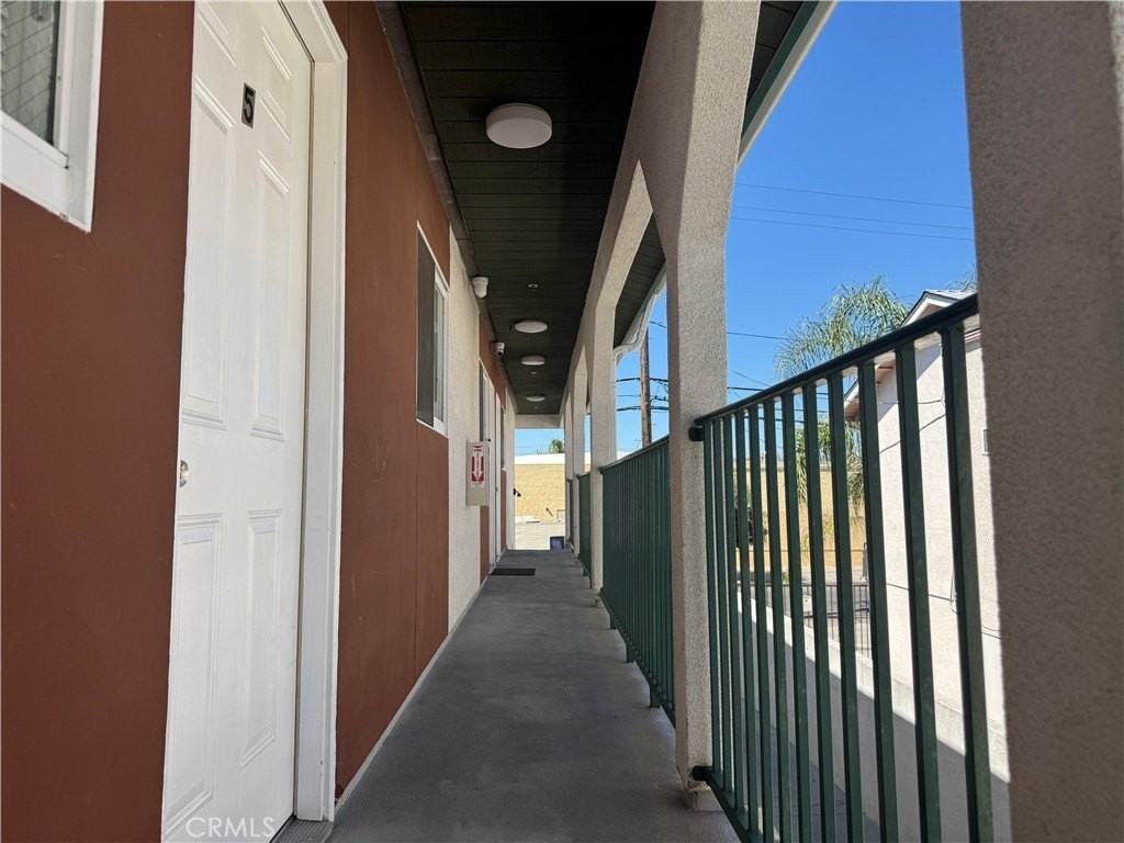 7228 Independence Ave #03 - Photo 4 of 10