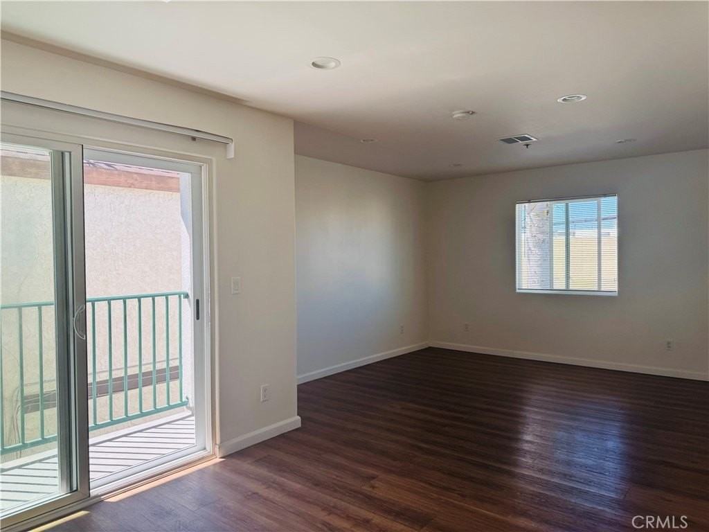 7228 Independence Ave #03 - Photo 7 of 10