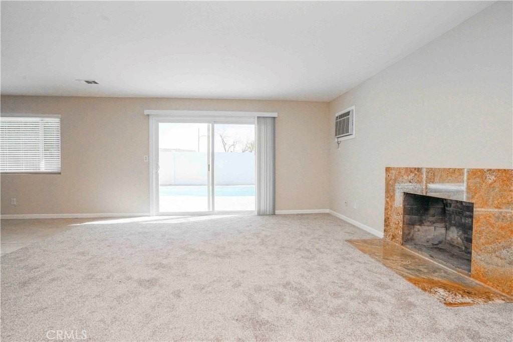 4662 Santa Fe St - Photo 5 of 33