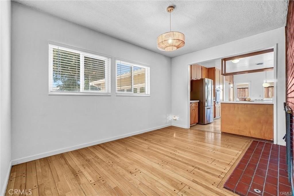 2420 Marwick Ave - Photo 6 of 26