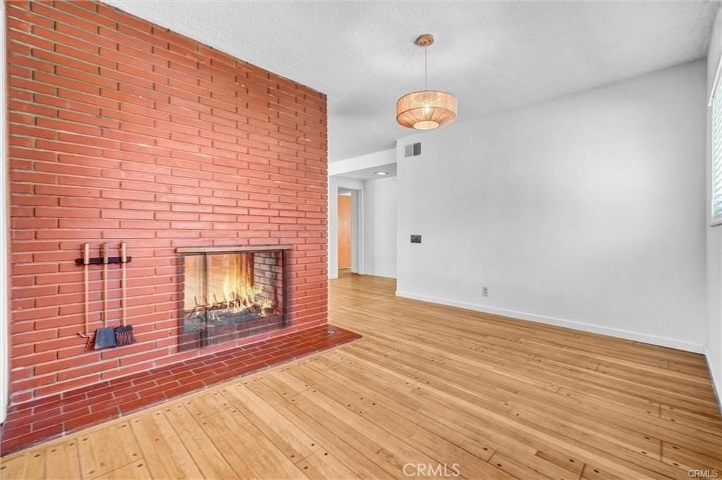 2420 Marwick Ave - Photo 7 of 26