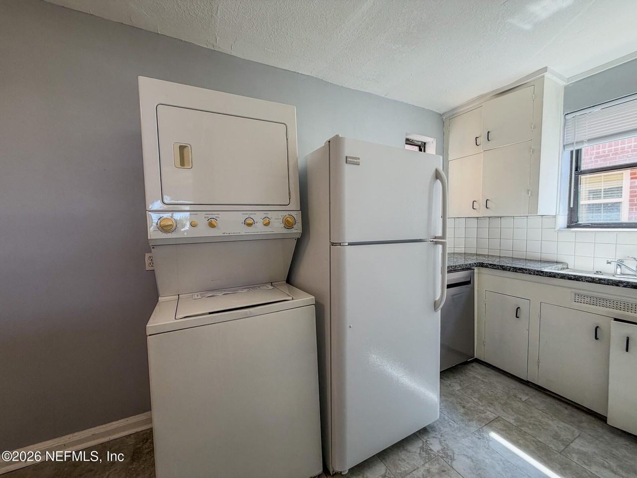 1733 River Rd Apt 2 - Photo 6 of 16