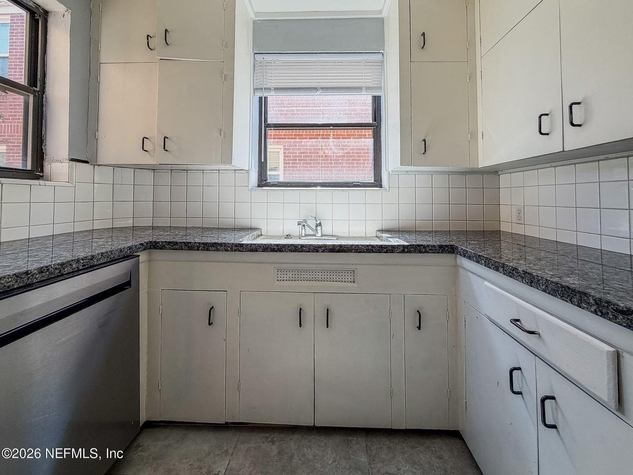 1733 River Rd Apt 2 - Photo 7 of 16