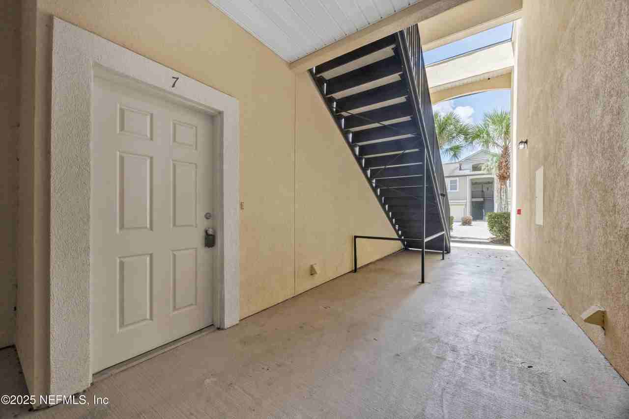 4240 Migration Dr Unit 9-7 - Photo 7 of 30