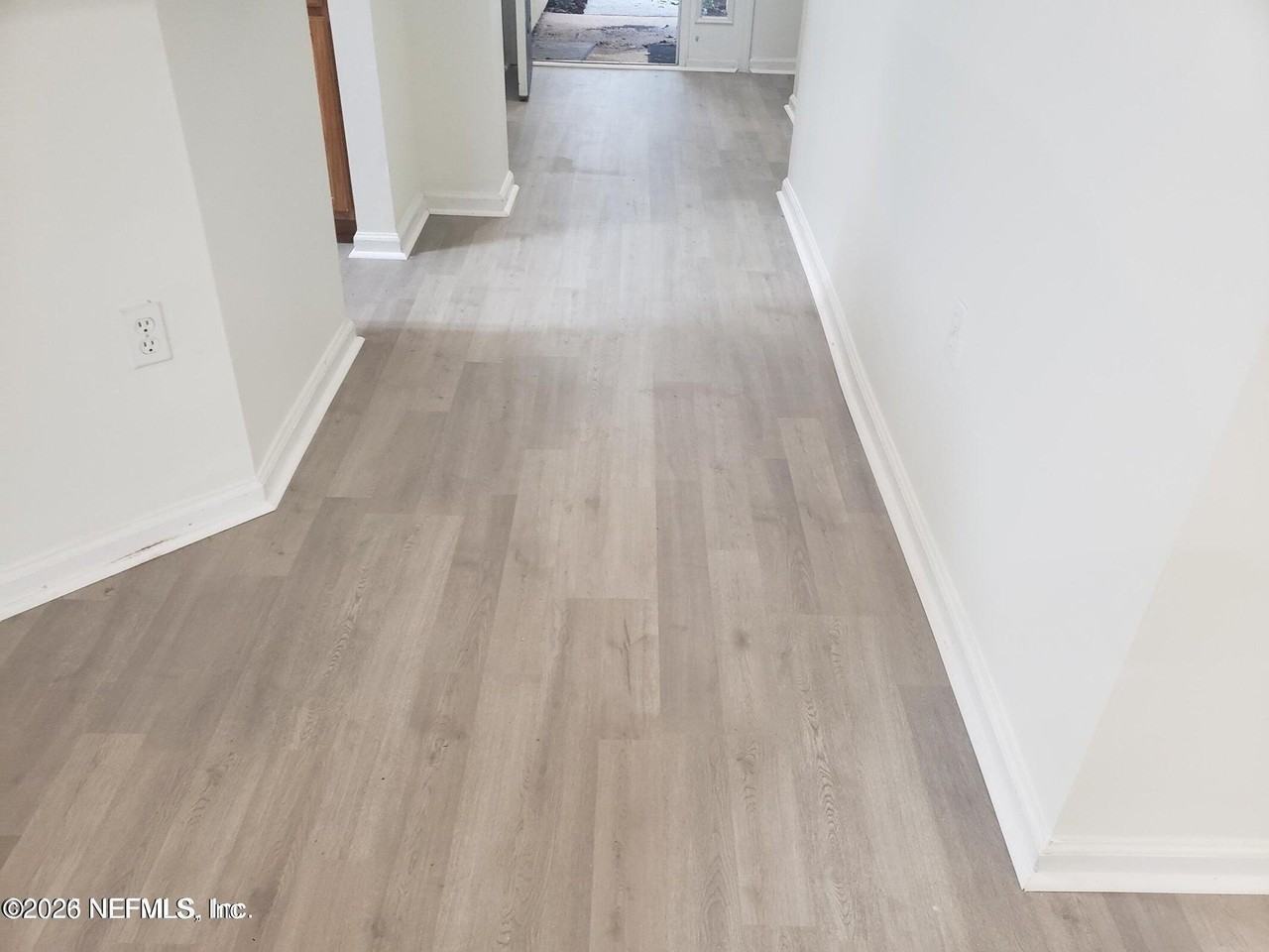 2506 Creekfront Dr - Photo 6 of 15