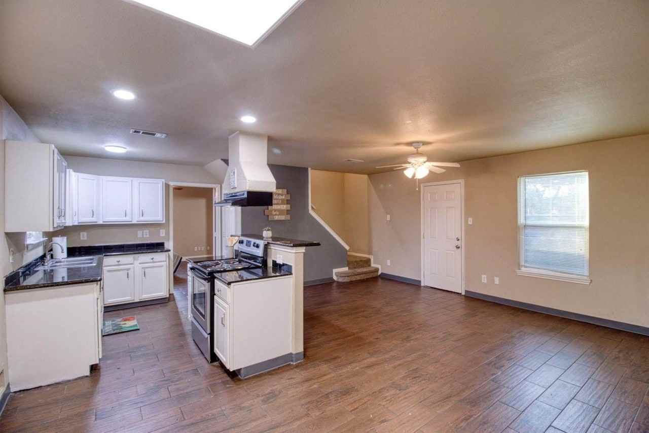 1622 Dove Run - Photo 3 of 14