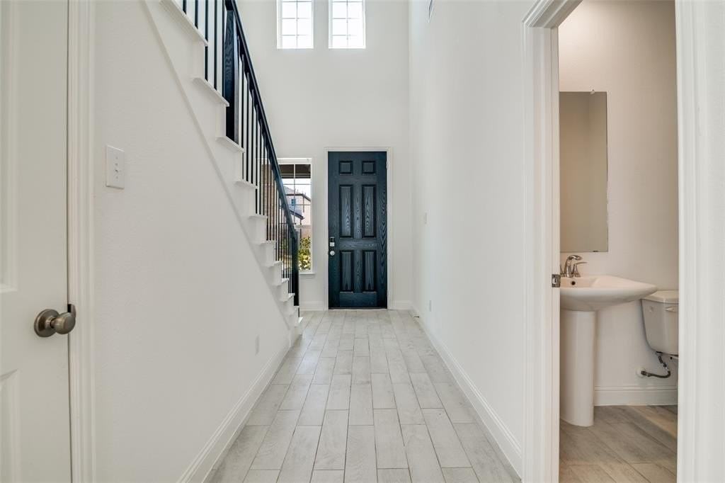 514 Lana Dr - Photo 3 of 21