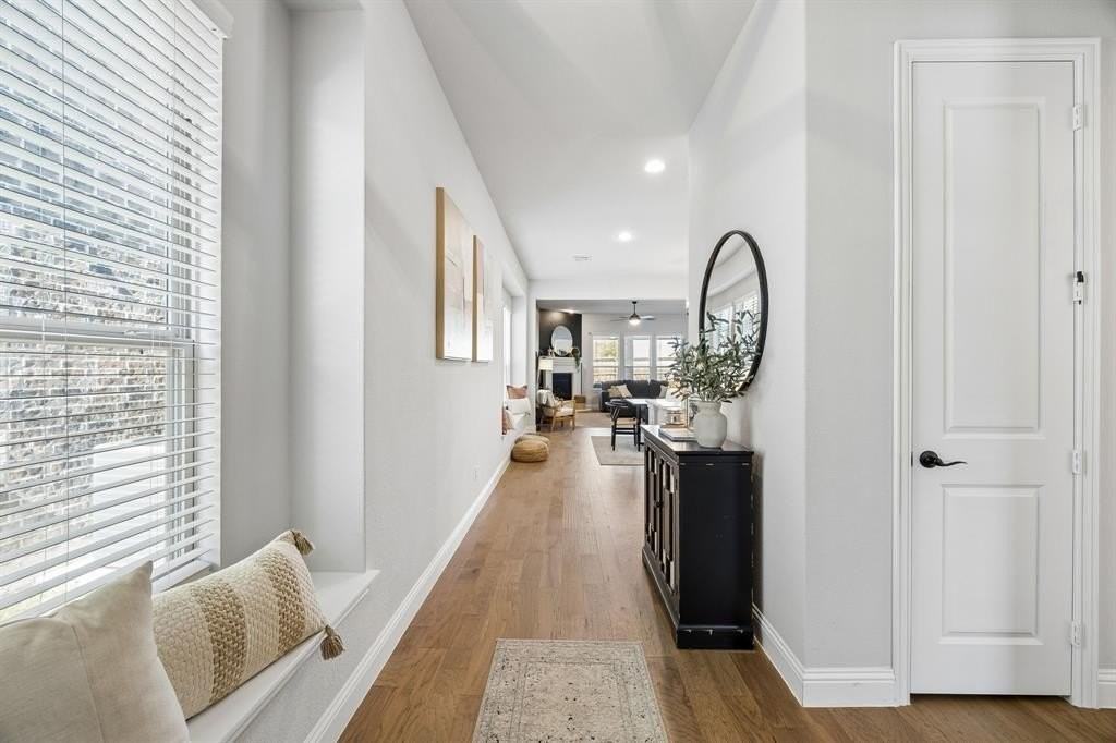 406 Worthing Way - Photo 3 of 26