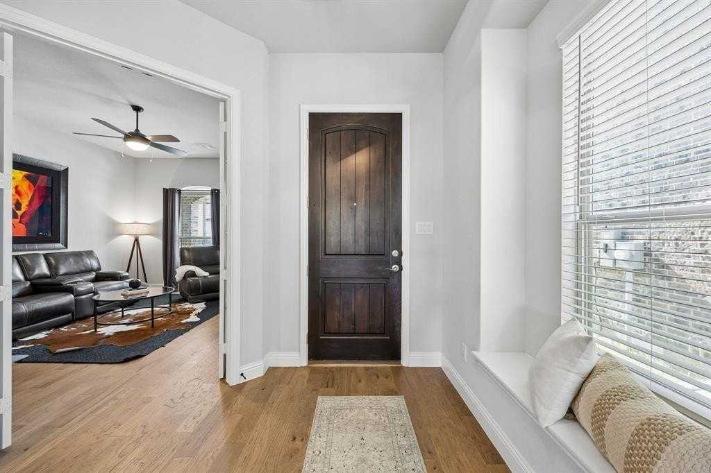 406 Worthing Way - Photo 4 of 26