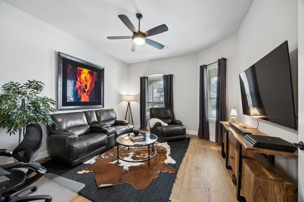 406 Worthing Way - Photo 5 of 26