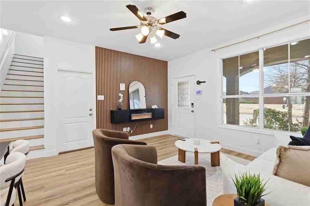 4026 Autumnwood Ln - Photo 2 of 27