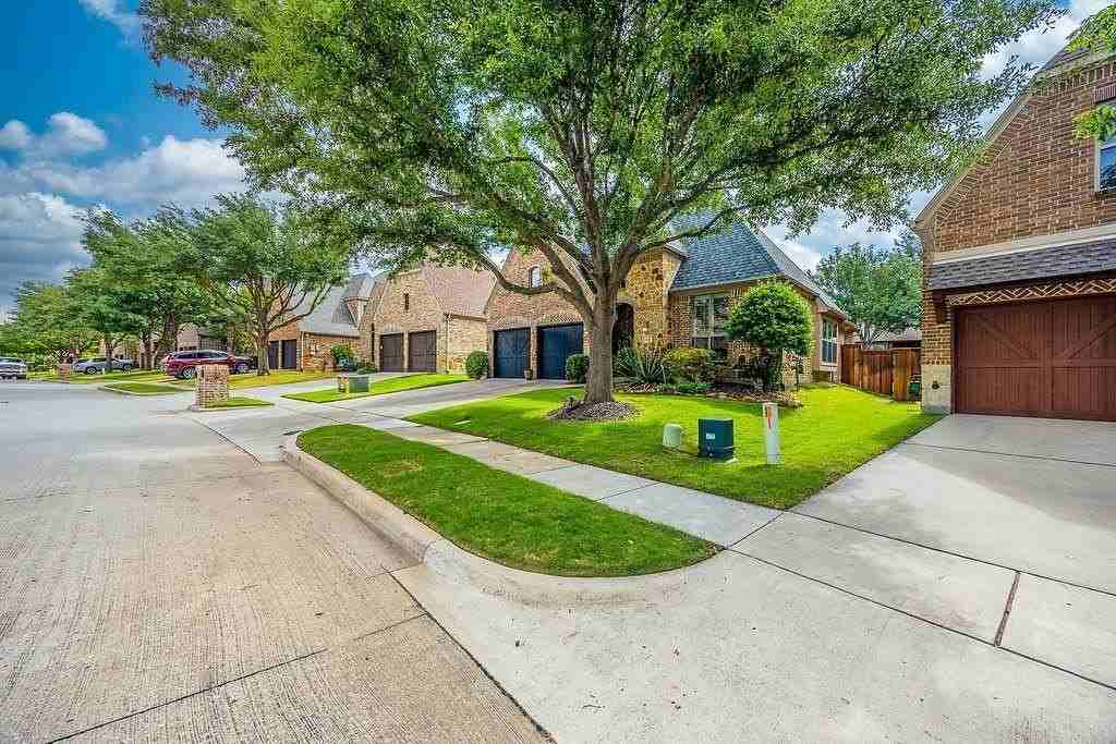 3425 Estes Park Ln - Photo 6 of 32