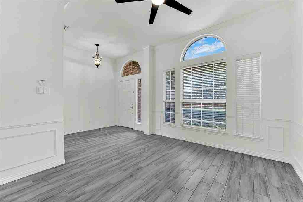 1010 Westwood Ct - Photo 6 of 39