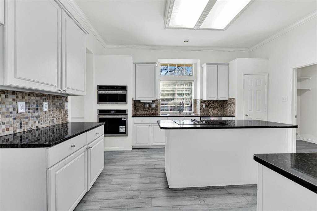 1010 Westwood Ct - Photo 7 of 39