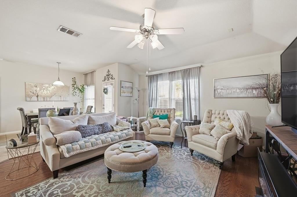 5116 Bridgeport Rd - Photo 5 of 20