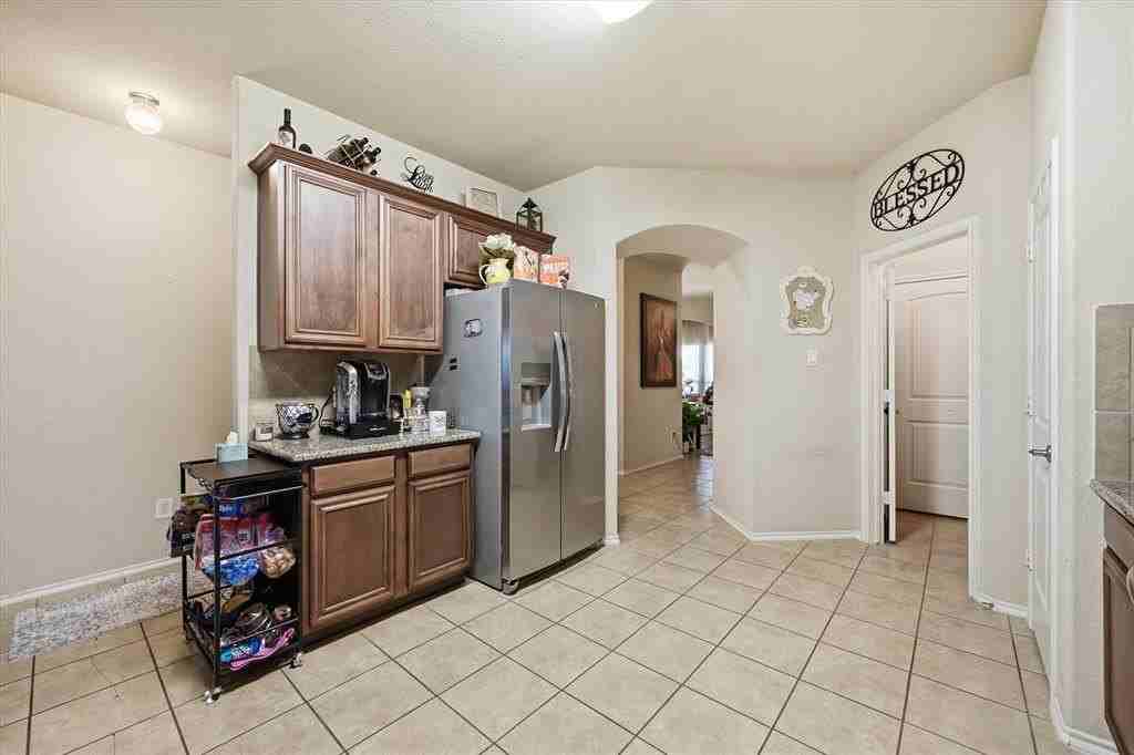 5116 Bridgeport Rd - Photo 7 of 20