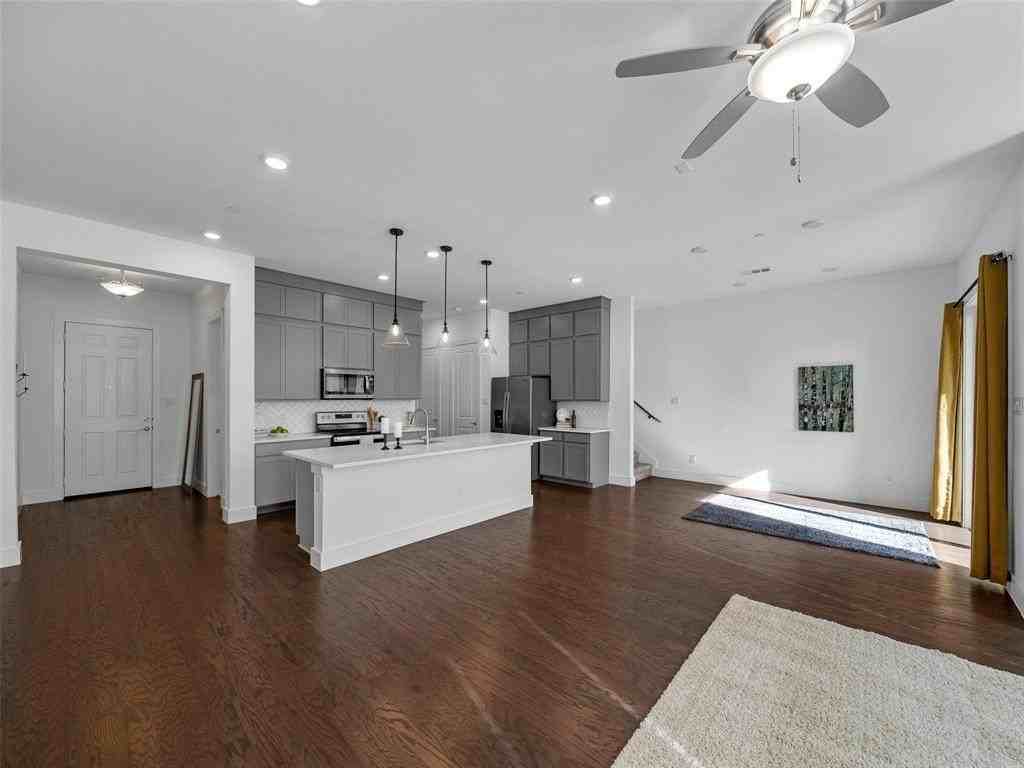 1059 Maverick Dr - Photo 5 of 37