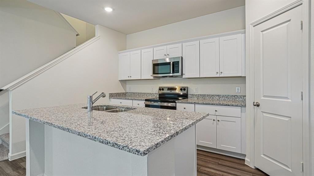 6088 Mojave Dr - Photo 2 of 27