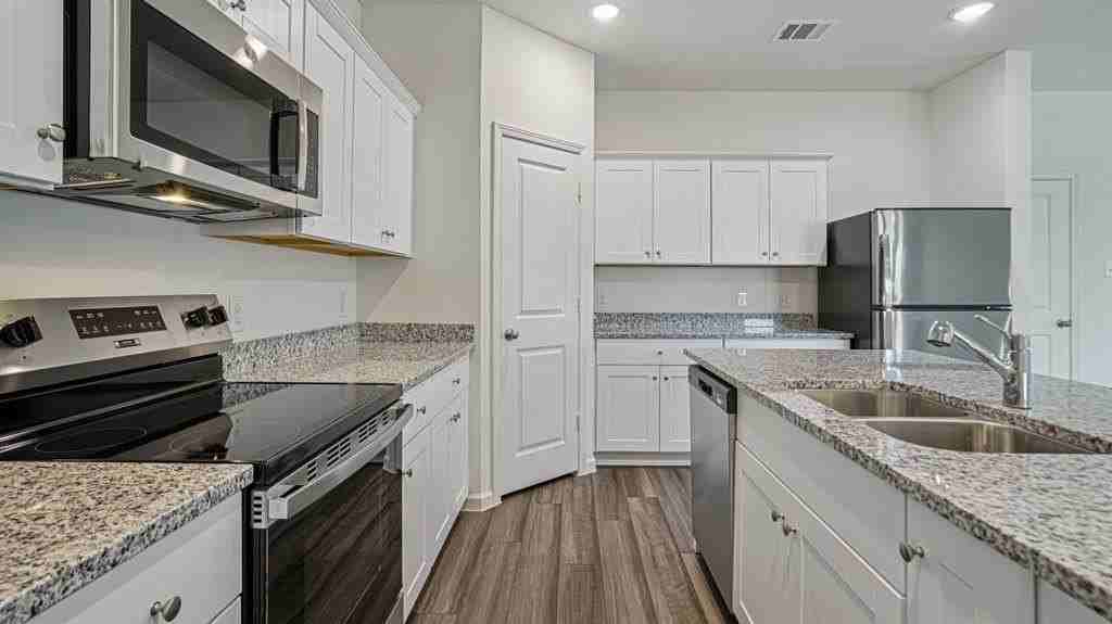 6088 Mojave Dr - Photo 4 of 27