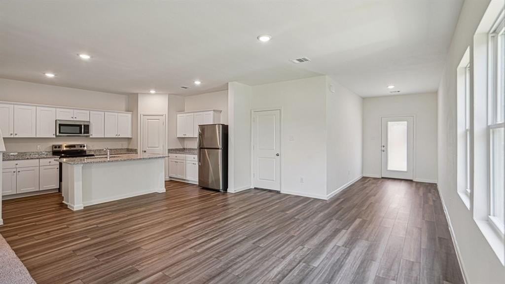 6088 Mojave Dr - Photo 7 of 27