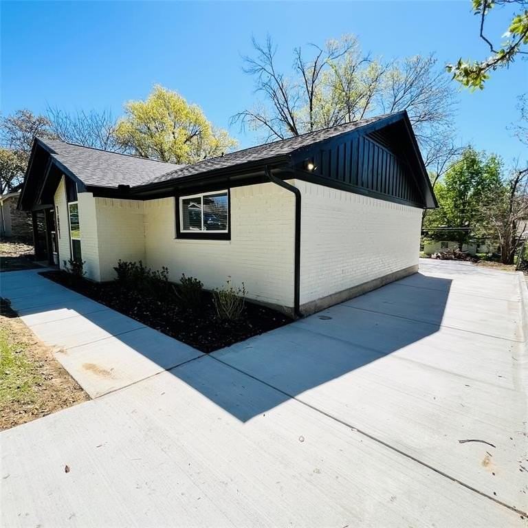 1601 Juneau St - Photo 5 of 27