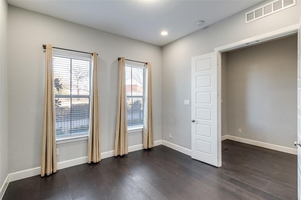 1348 Arch Pl - Photo 6 of 40