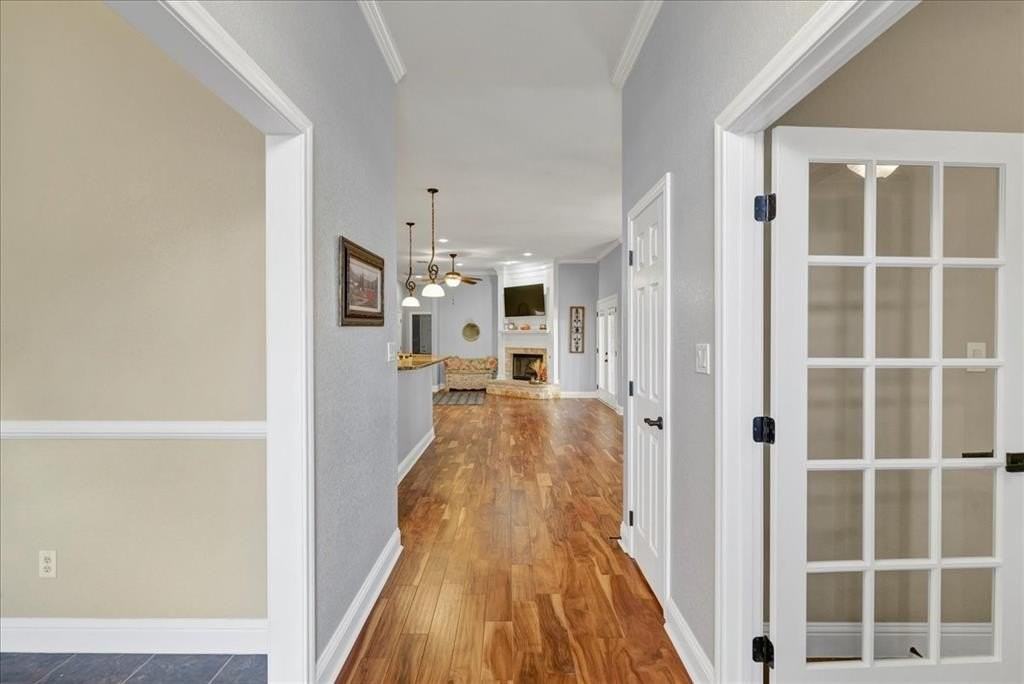 3300 Fountain Way - Photo 4 of 37