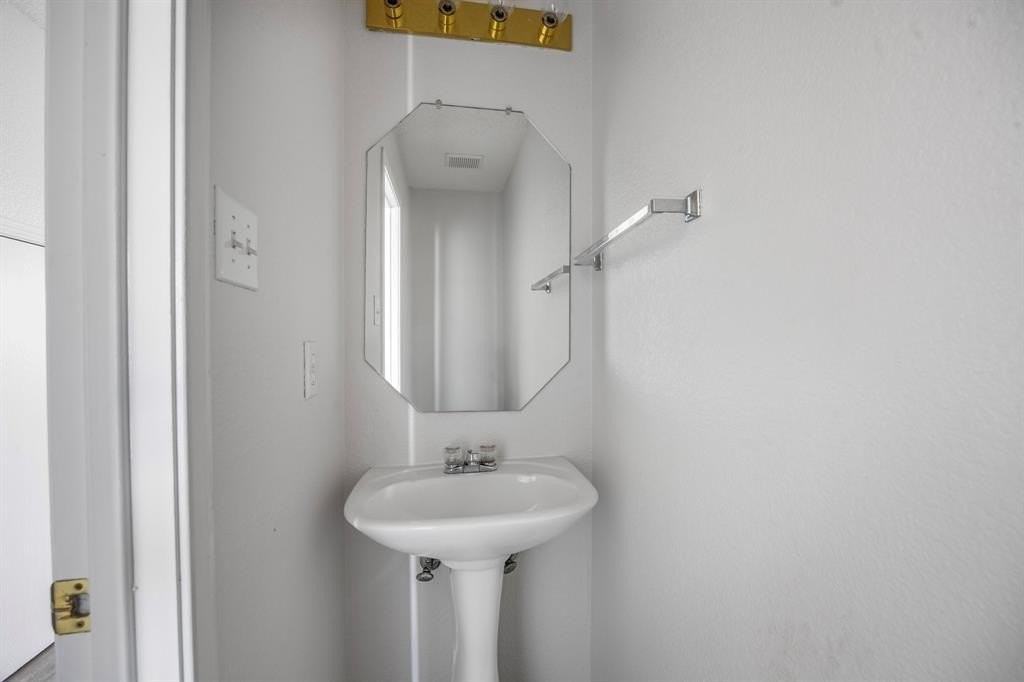 4524 Alamosa St - Photo 7 of 23