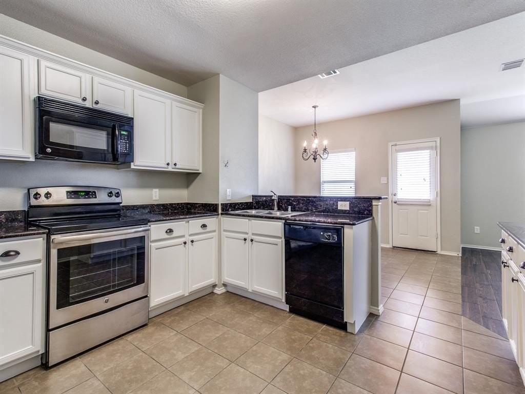 430 Paddock Ln - Photo 2 of 12