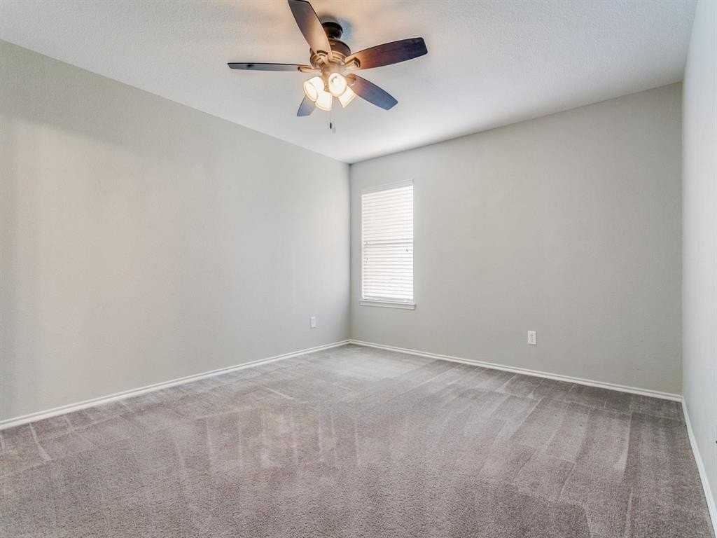 430 Paddock Ln - Photo 4 of 12