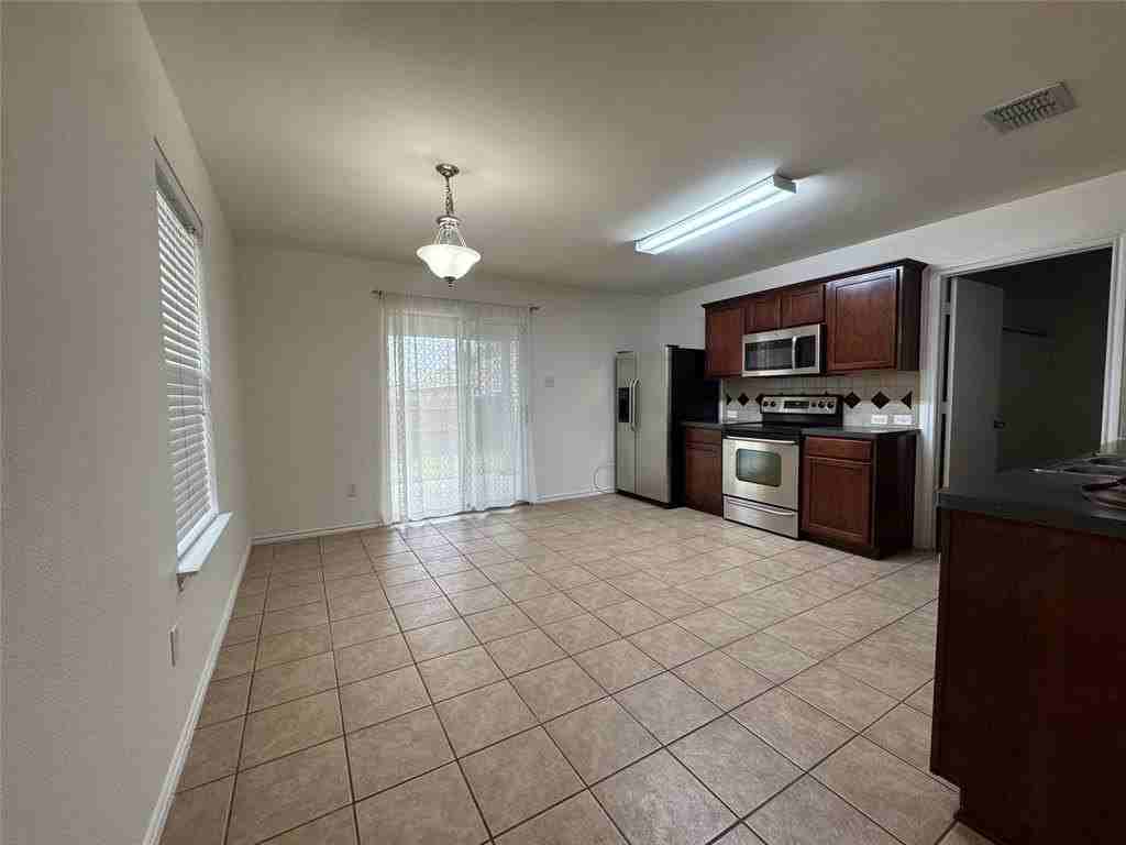 2001 Natchez Dr - Photo 6 of 16