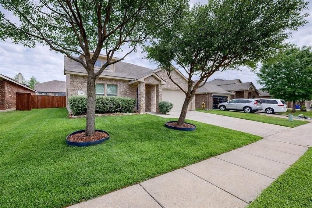 453 Harding Ln - Photo 3 of 40