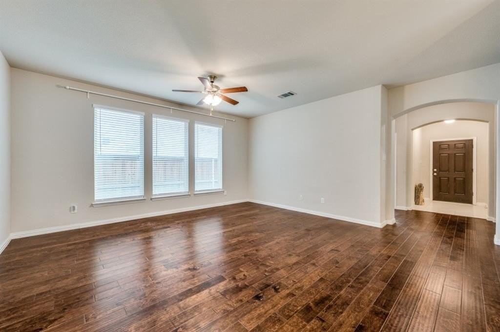 2028 Barx Dr - Photo 4 of 25